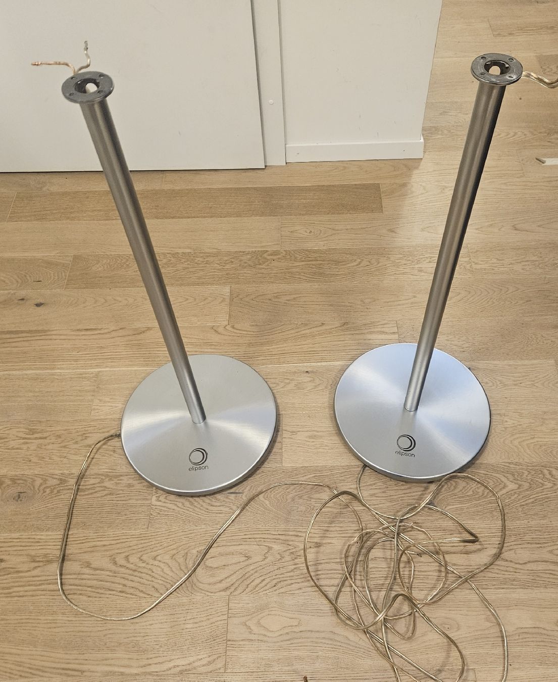 Supporti a parete: Elipson Planet L speaker stands (pair) – Usato da La Tour-de-Peilz venduto da Leelee1