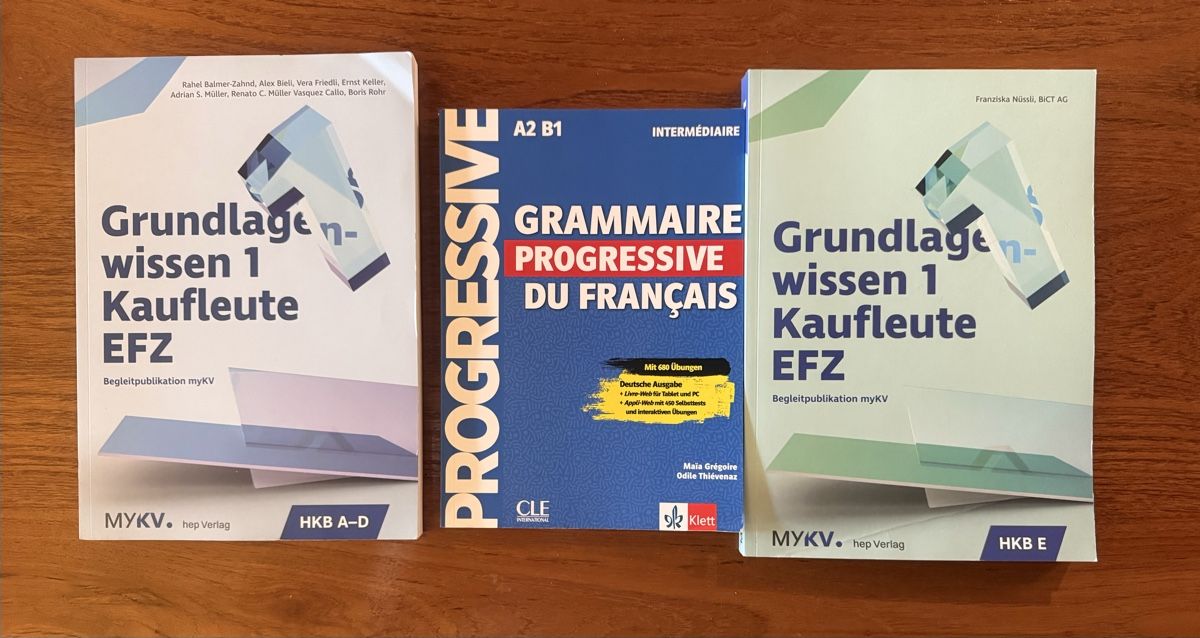 Bücher: KV EFZ Lehrnmittel – Neu (gemäss Beschreibung) aus Bolligen von lee_orange