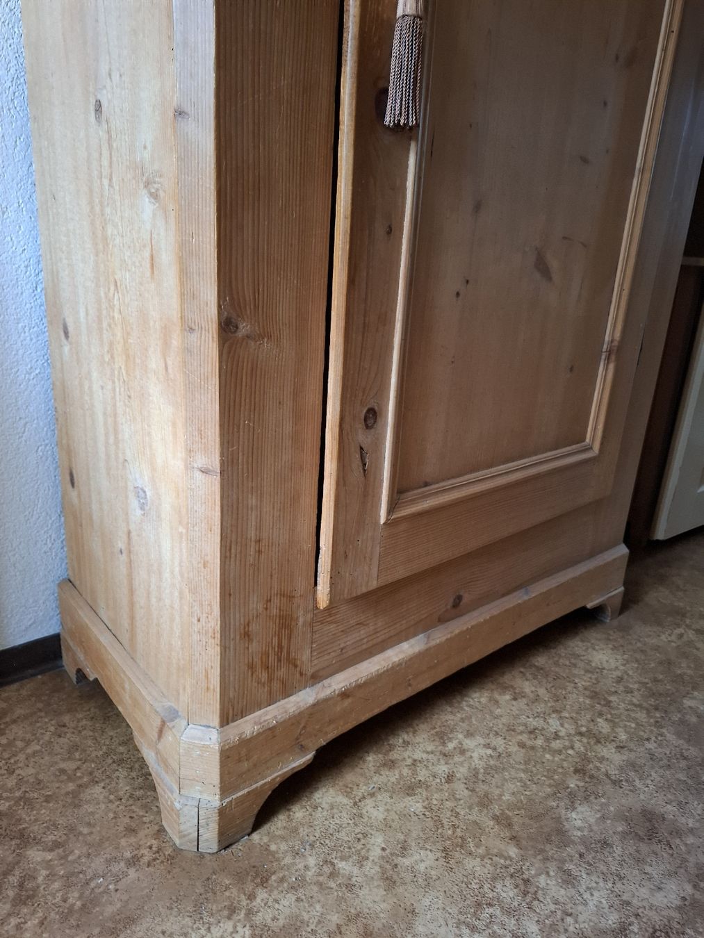 Armadi: Antiker Schrank Kiefer  – Usato da Wil SG venduto da die-wohnung 3