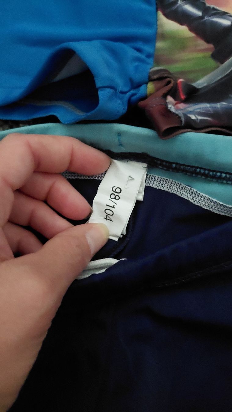 Costumi da bagno: Badehosen set Grösse 98-104 – Usato da Egolzwil venduto da mobiledeluxe 3