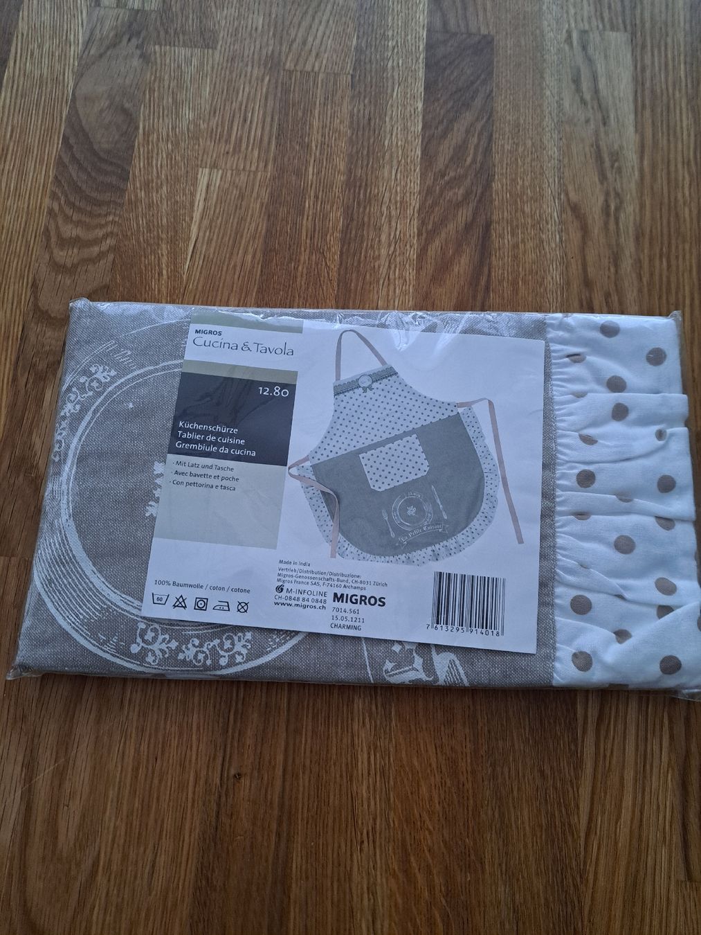Schürzen: Küchenschürze – Neu und originalverpackt aus Kloten von Buki-Sneki 1