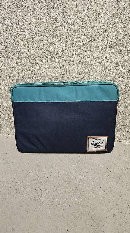 Taschen: Laptoptasche von Herschel – Gebraucht aus Baar von mic_95rl 1