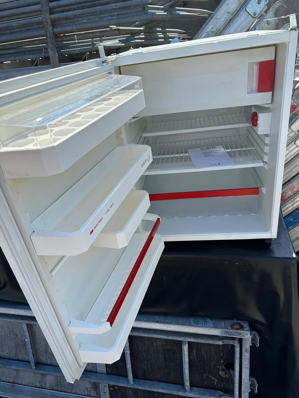 Sibir Frigoriferi: Kühlschrank Einbaukühlschrank SIBIR – Usato da Spreitenbach venduto da Space_X