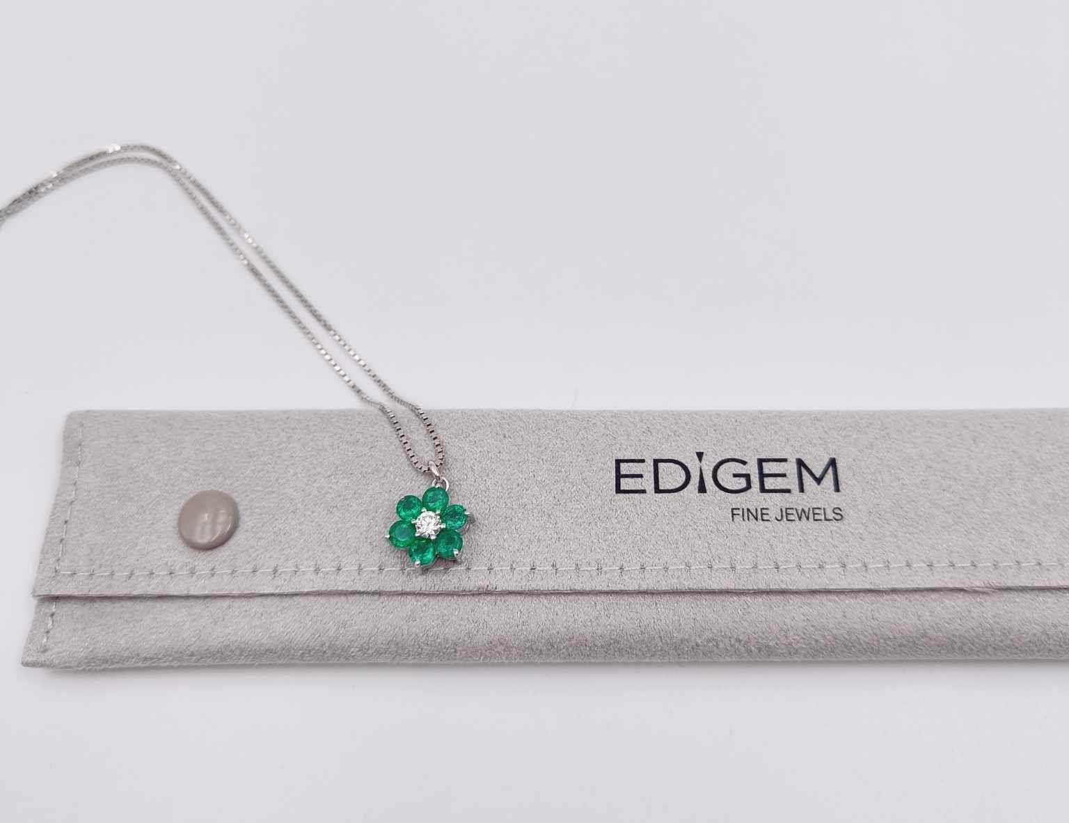 Ketten: WEISSGOLDCOLLIER MIT BLUMIGEN SMARAGD DIAMANTANHÄNGER – Gebraucht aus Luzern von EdiGem 5