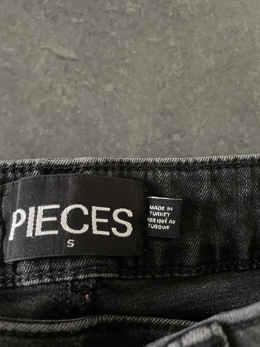 Pieces Jeans: Jeans – Usato da Balgach venduto da sei_s6d7 1