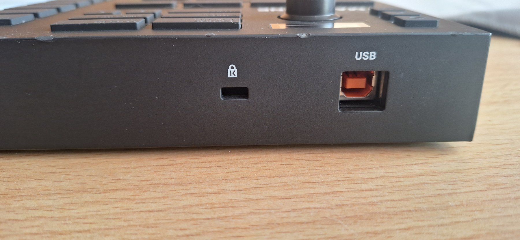 IK Multimedia Musikinstrumente: iRig Keys I/O 49 mit Interface, Bag und Maschine Mikro MK3 – Gebraucht aus Bern von belama 5