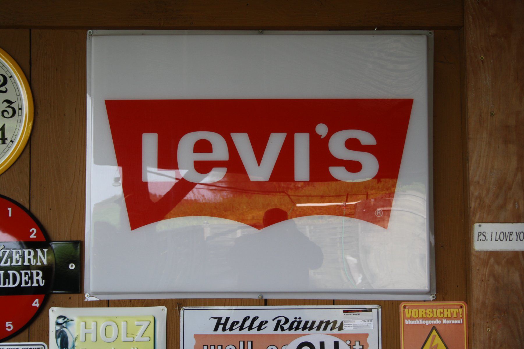 Levi's Schilder: LEVIS – Gebraucht aus Wauwil von Pneuedy 5