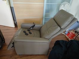 Elektrischer Relaxsessel Leder grau gebraucht Zustand