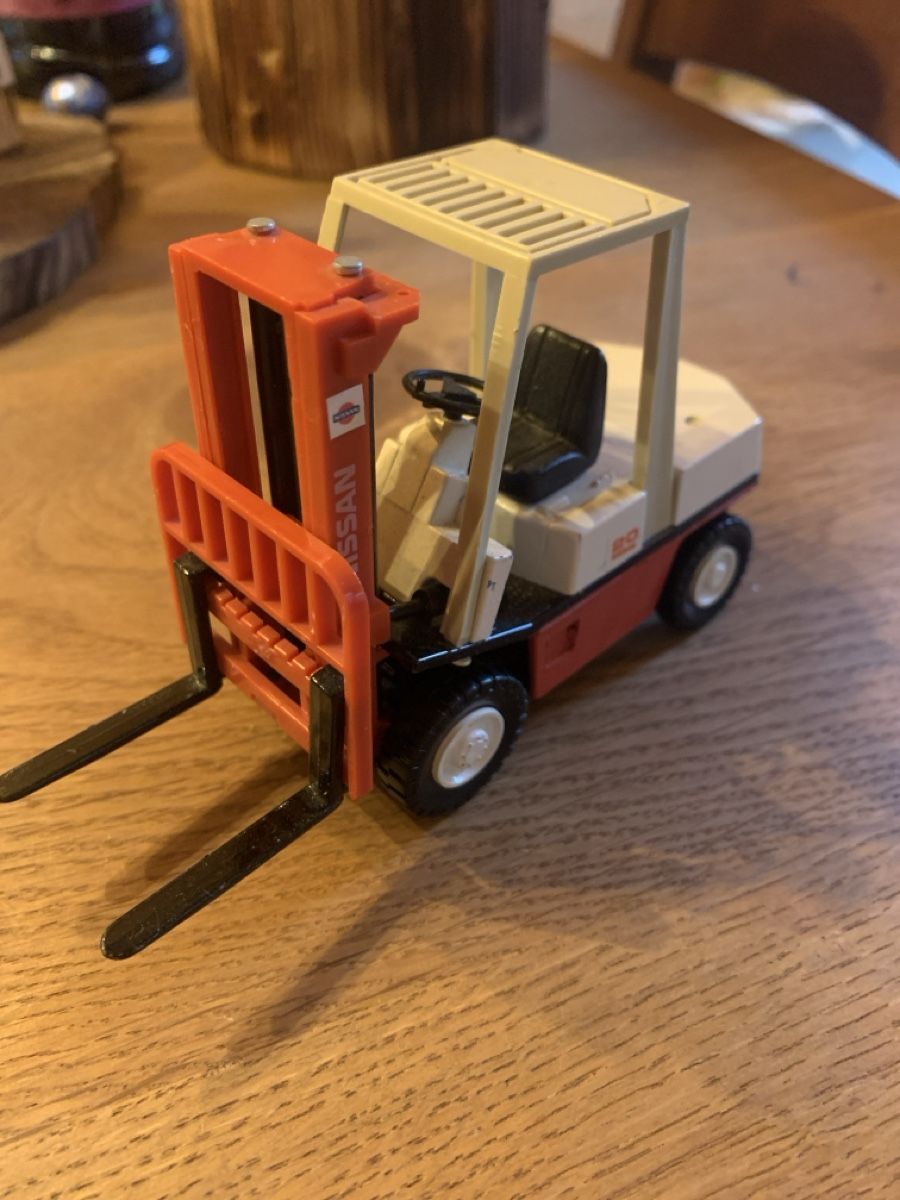 Nissan Modellini d'auto: Nissan Modellstapler Diapet – Usato da Dotnacht venduto da 007ym