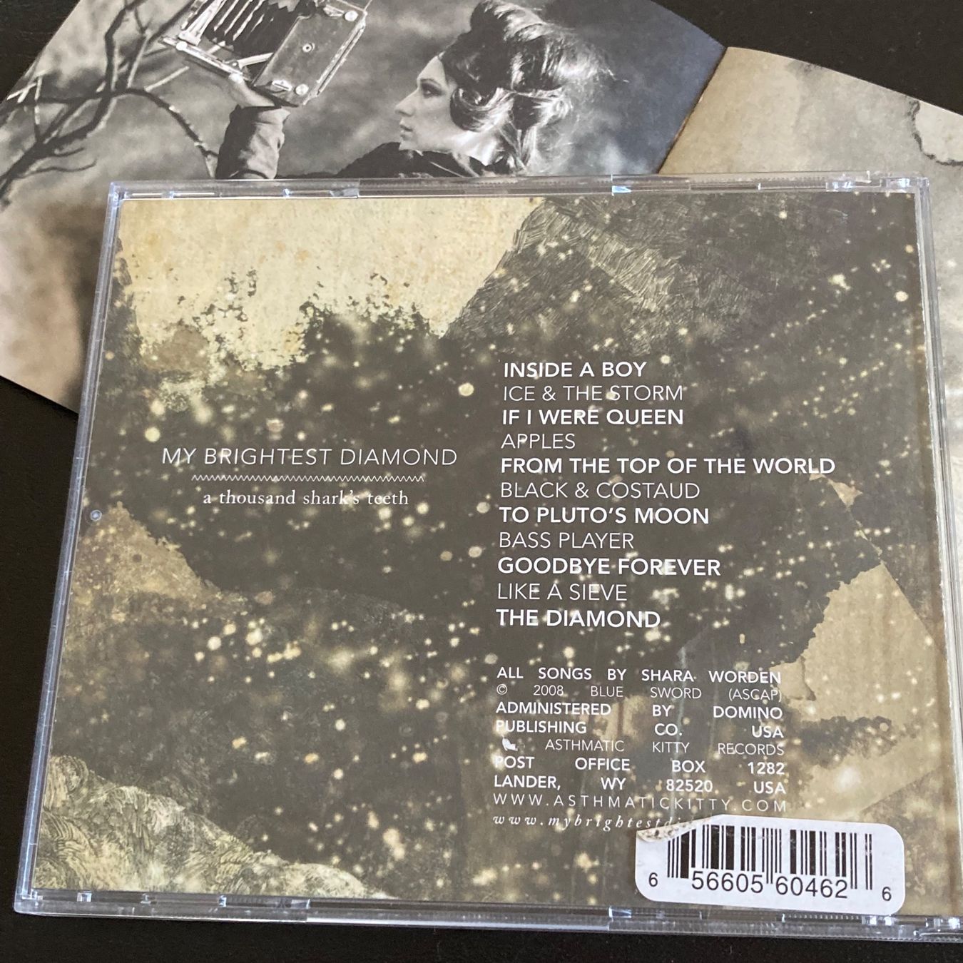 CD: My Brightest Diamond - A Thousand Shark's Teeth – Usato da Bern venduto da Ntsamina 1
