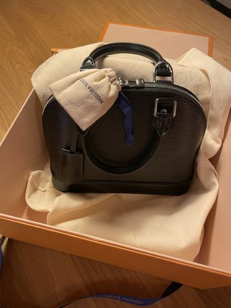 Louis. Vuitton Tasche Alma schwarz deals EPI Leder