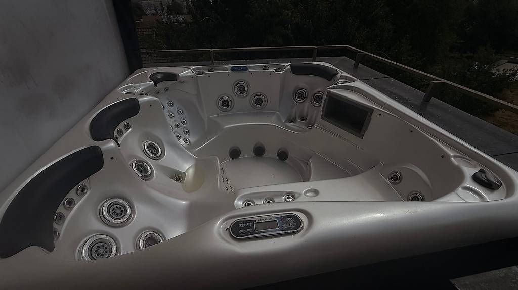 Whirlpool: Jacuzzi Alp Spa Summit XLS – Usato da Leutwil venduto da Carona2002