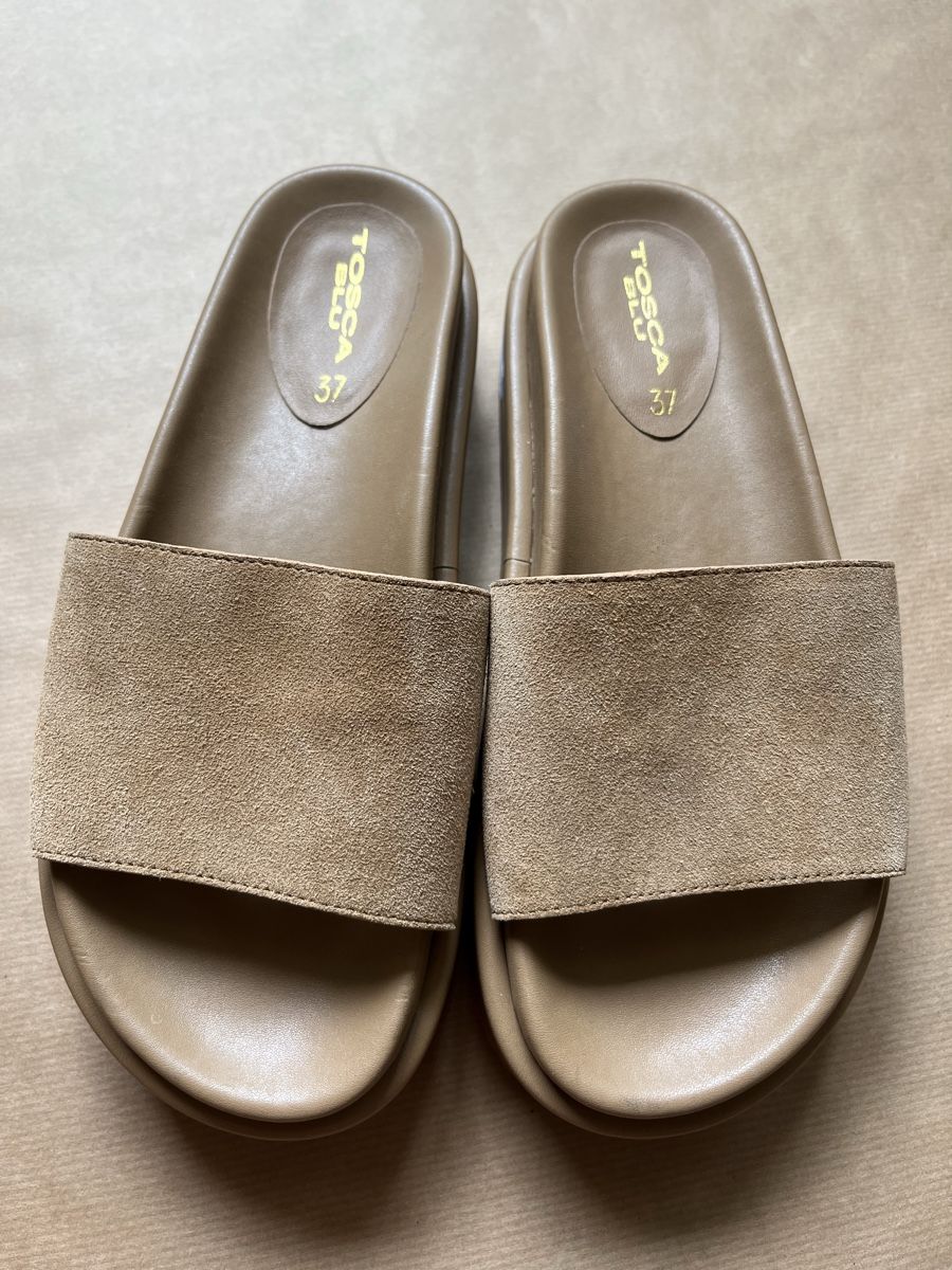 Tosca Blu Damenschuhe: TOSCA BLU New flip flops Size 37. Suede, Beige. – Neu (gemäss Beschreibung) aus Chêne-Bougeries von Seetooyoo 3