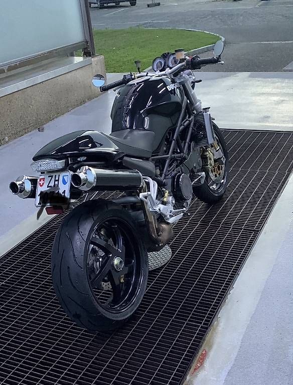 Ducati Strada: Ducati Monster S4r – Usato da winterthur venduto da Burell 1
