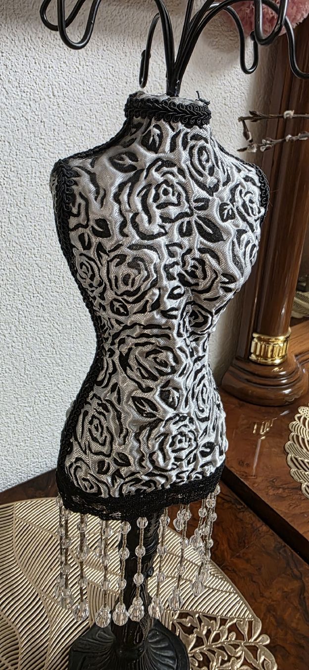 Tutte le decorazioni: 2 Stück Schmuckständer, Vintage – Usato da Kaufdorf venduto da Nati-Nati 3