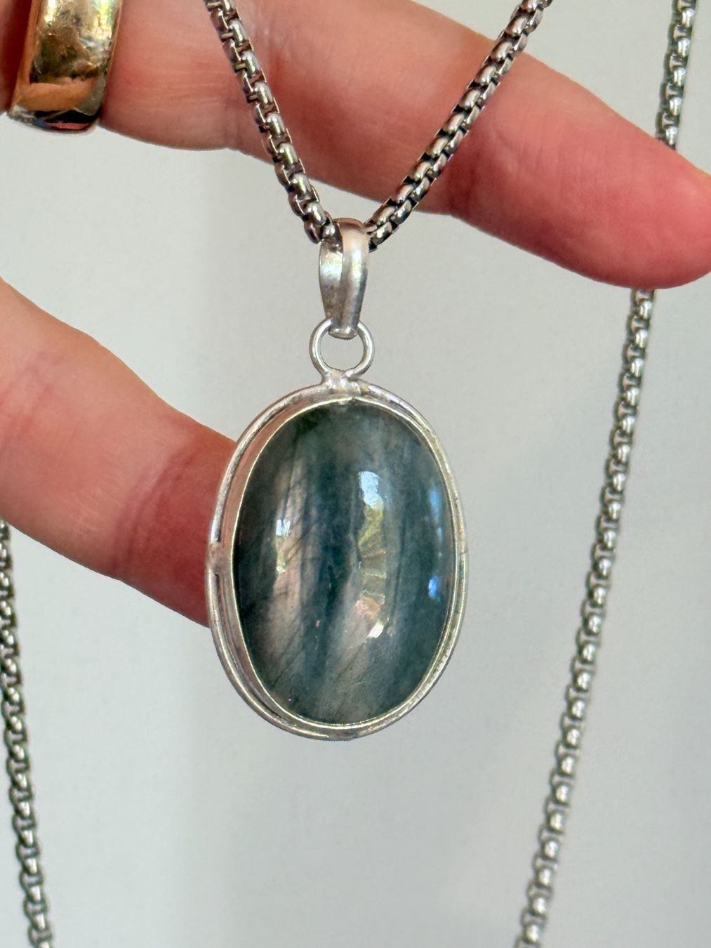 Catenine: Collier pendentif labradorite - Bijou élégant ✨ – Nuovo e nell'imballaggio originale da Genève venduto da AWWA