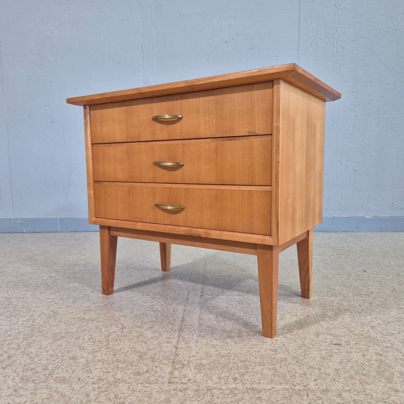 Tables de nuit: 60s Night-Stand Nachttisch Schubladenkommode Holz Kommode – D'occasion à Nottwil par Wondewa-Shop 4
