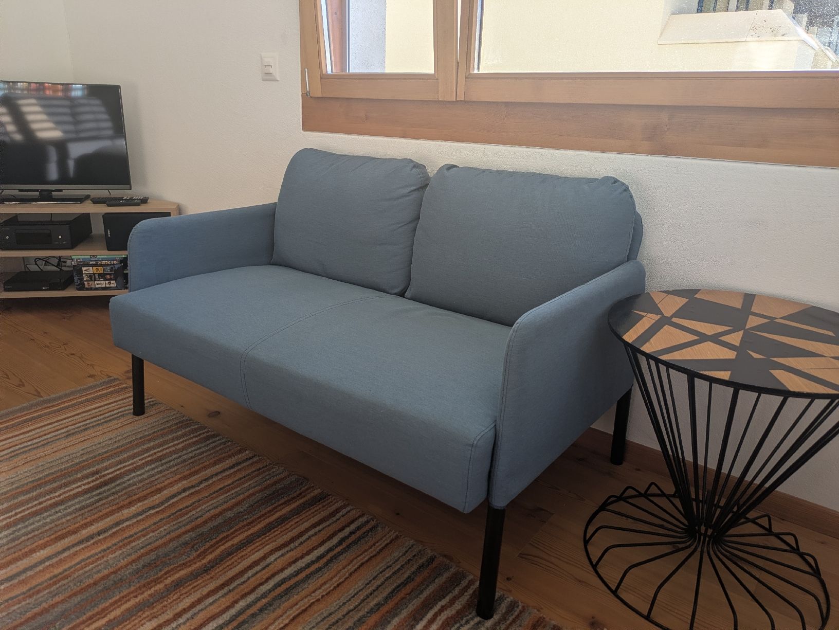 Ikea Divani: 2 seat sofa IKEA – Usato da Zuoz venduto da liz_9nhl