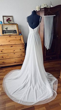 NEW ARRIVAL! Romantisches ALinie Brautkleid in 34/36