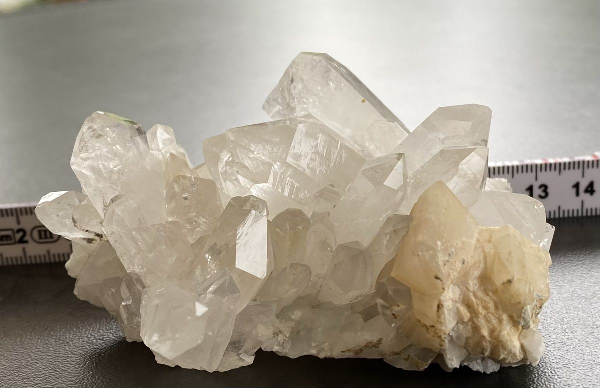 Mineralien & Heilsteine: Wunderschöner Bergkristall Wergenstein Graubünden  – Gebraucht aus Selzach von 321compac 2