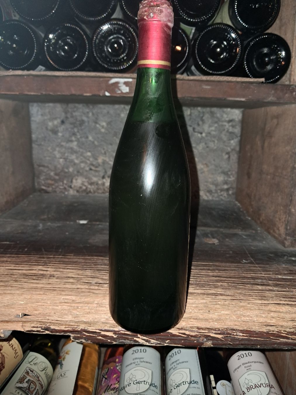 Vino: Châteauneuf-du-Pape du millésime 1971 – Nuovo e nell'imballaggio originale da Le locle venduto da juliensaran 2