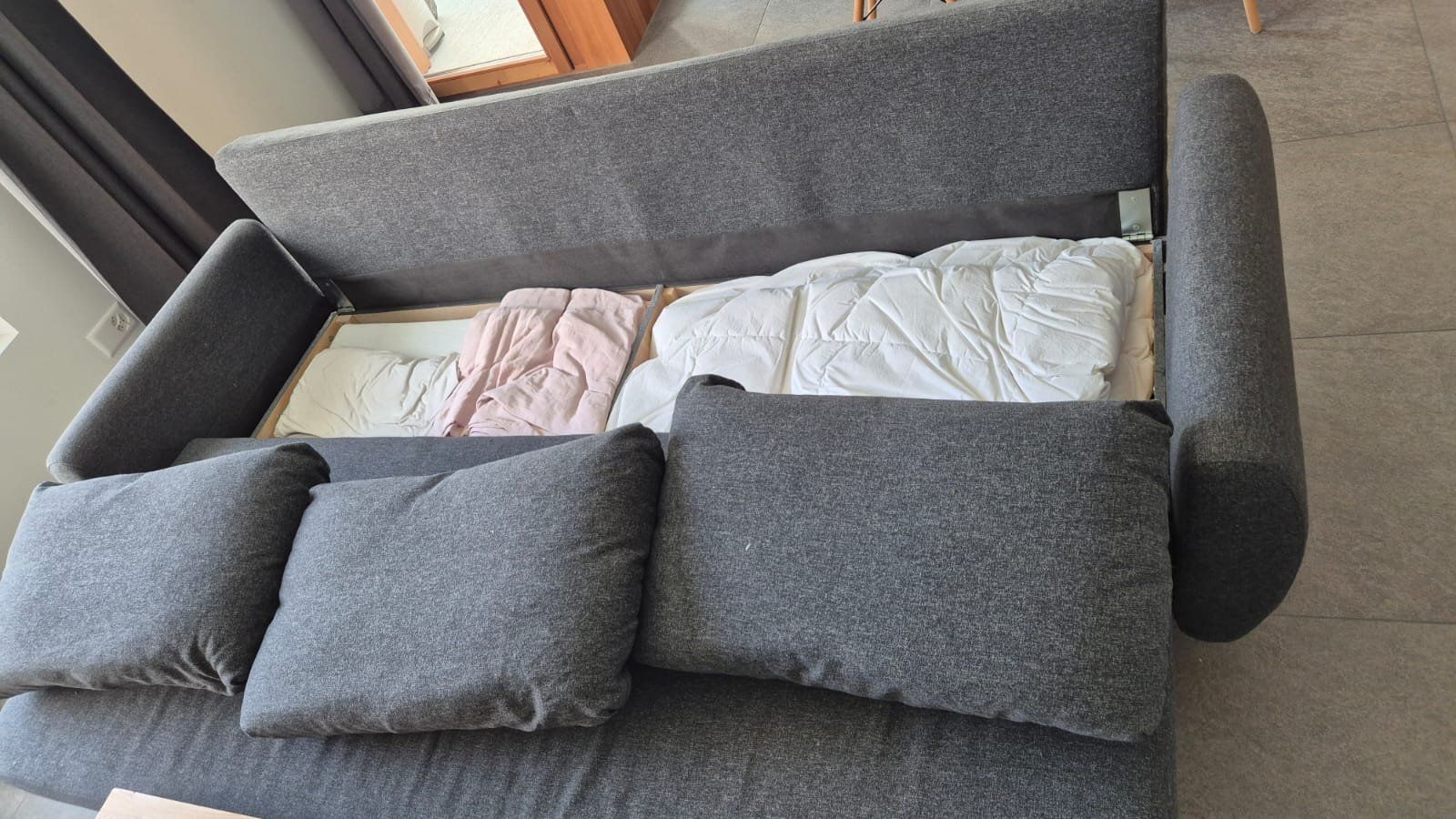Ikea Divani: 3er-Bettsofa, IKEA, Mittelgrau – Usato da La Punt Chamues-ch venduto da chi_dsj6 1