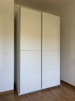 Kleiderschrank – praktisch, geräumig + sofort einsatzbereit