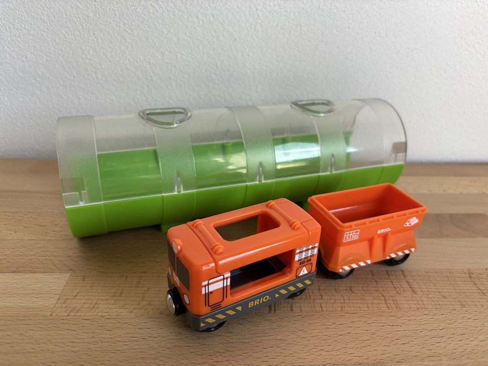 Brio Jouets: Brio Tunnel Box mit Frachtzug orange – D'occasion à Rebstein par wendy321meins