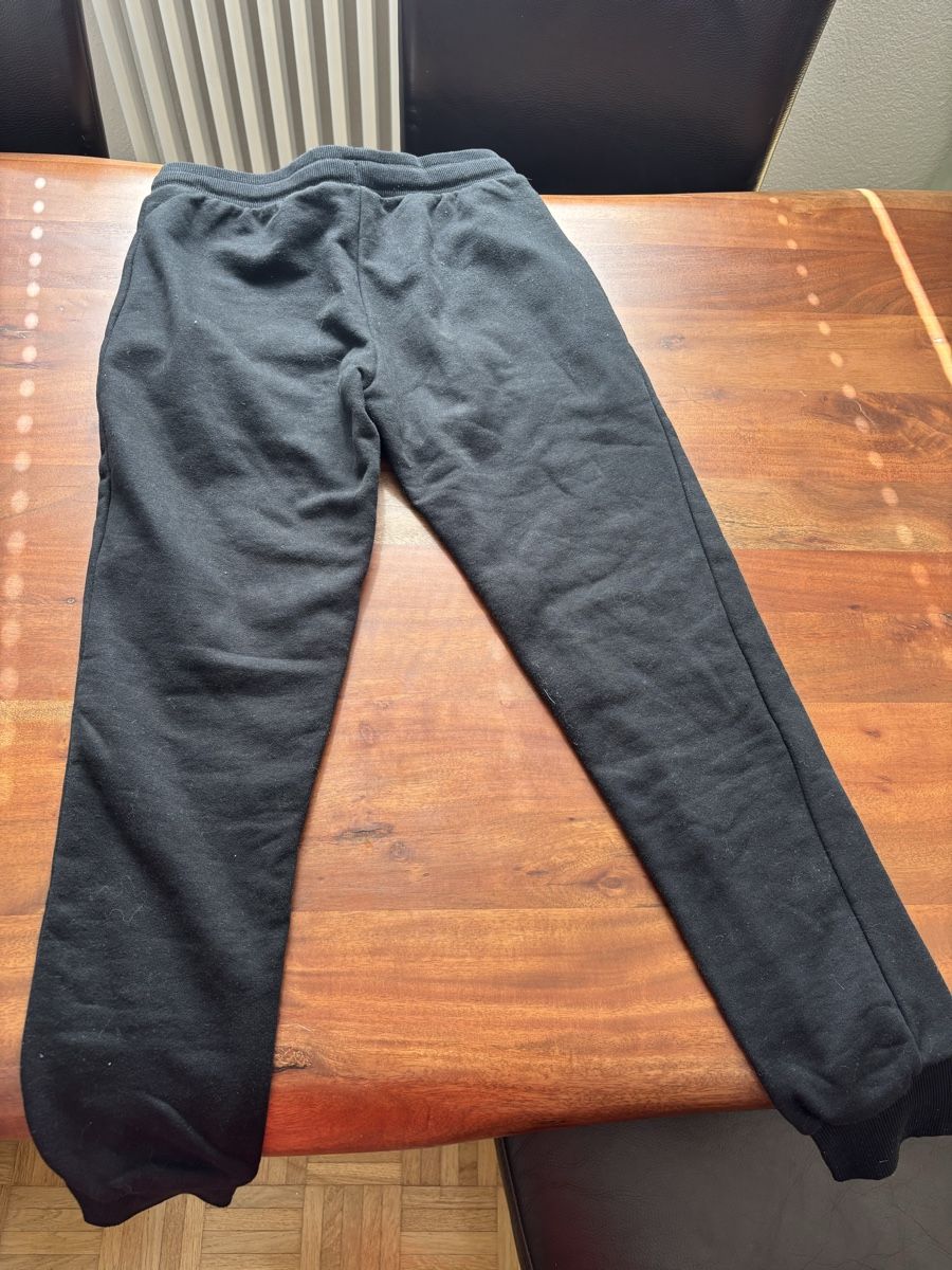 Ellesse Pantaloni: Jogginghose Marke Elesse – Usato da Winterthur venduto da k.katja 3