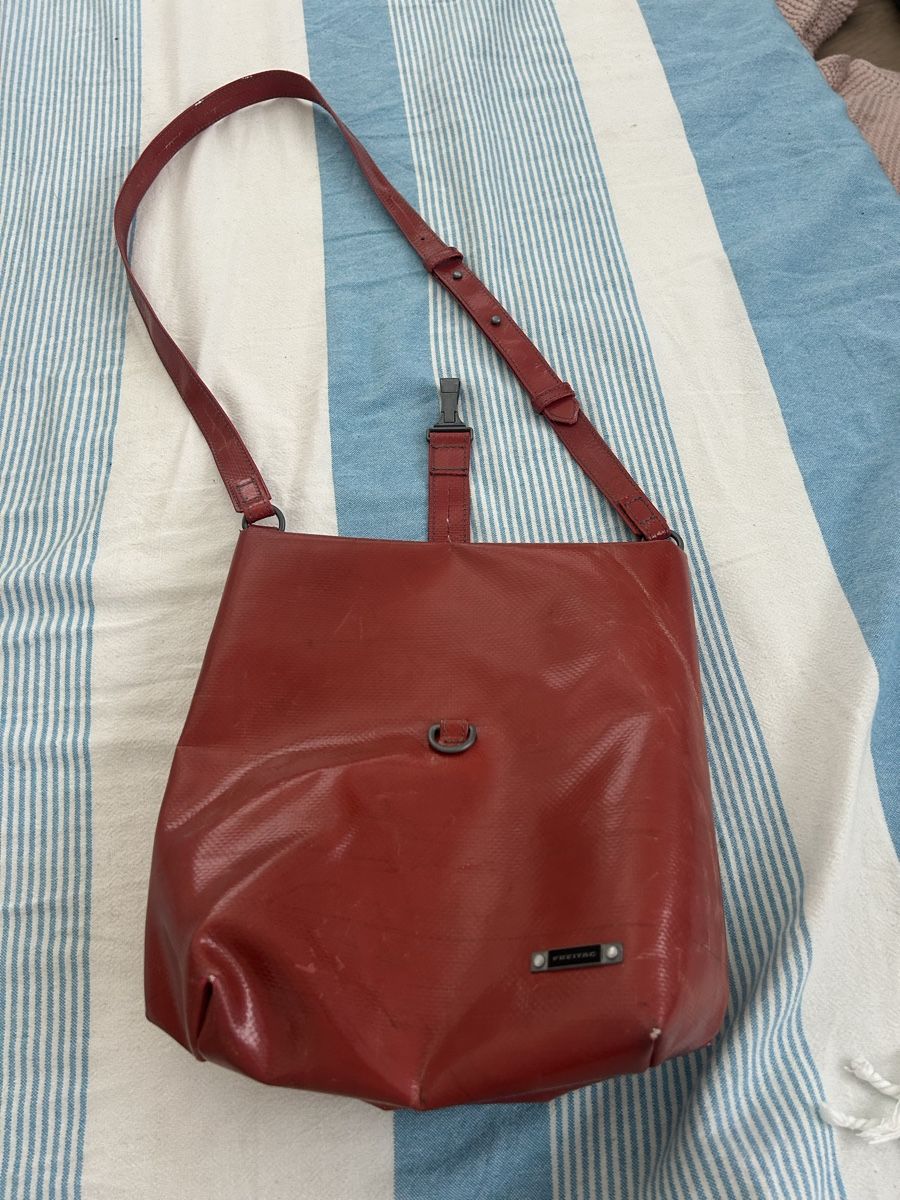 Freitag Borse da donna: elegante rote Freitagtasche – Usato da Aarwangen venduto da familiejoerin