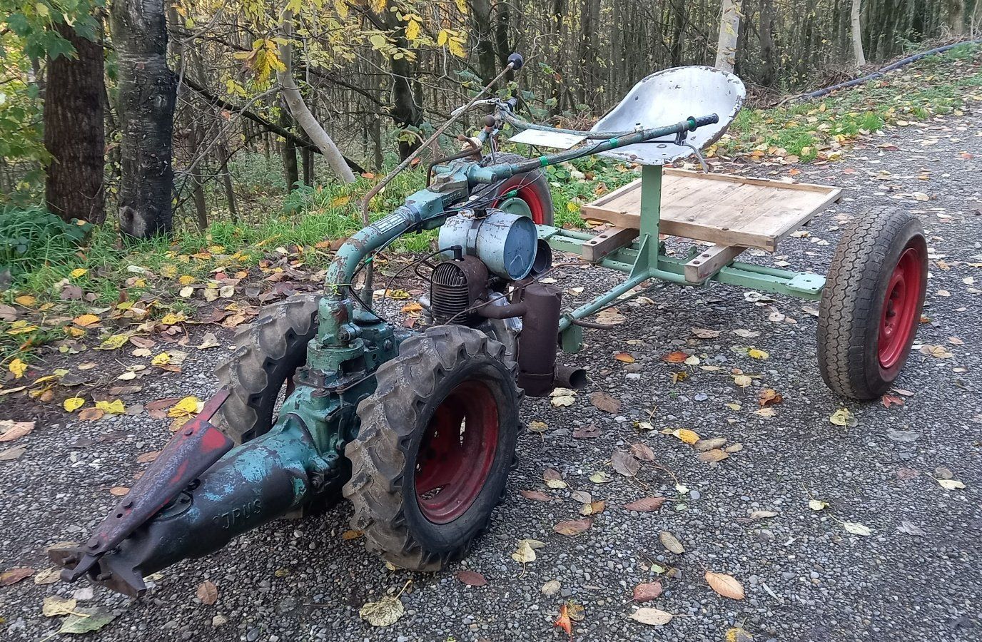 Tutte le macchine: Motormäher Jrus mit Anhänger – Difettoso da Frick venduto da 1mets