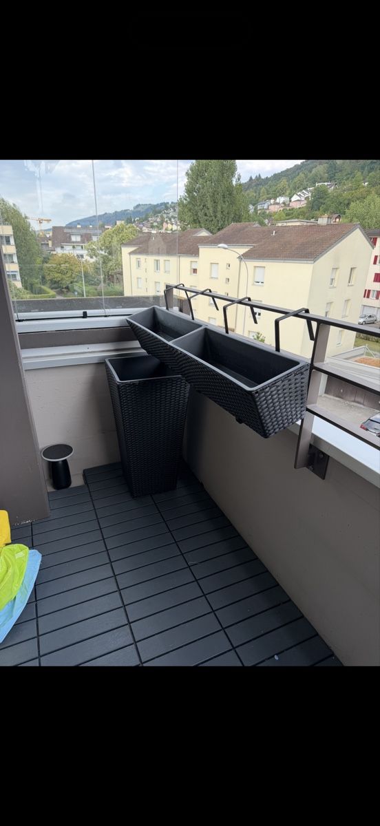 Blumentöpfe: Ratan Blumentopf und 2x Blumenkasten – Gebraucht aus Ebikon von din_w7nh