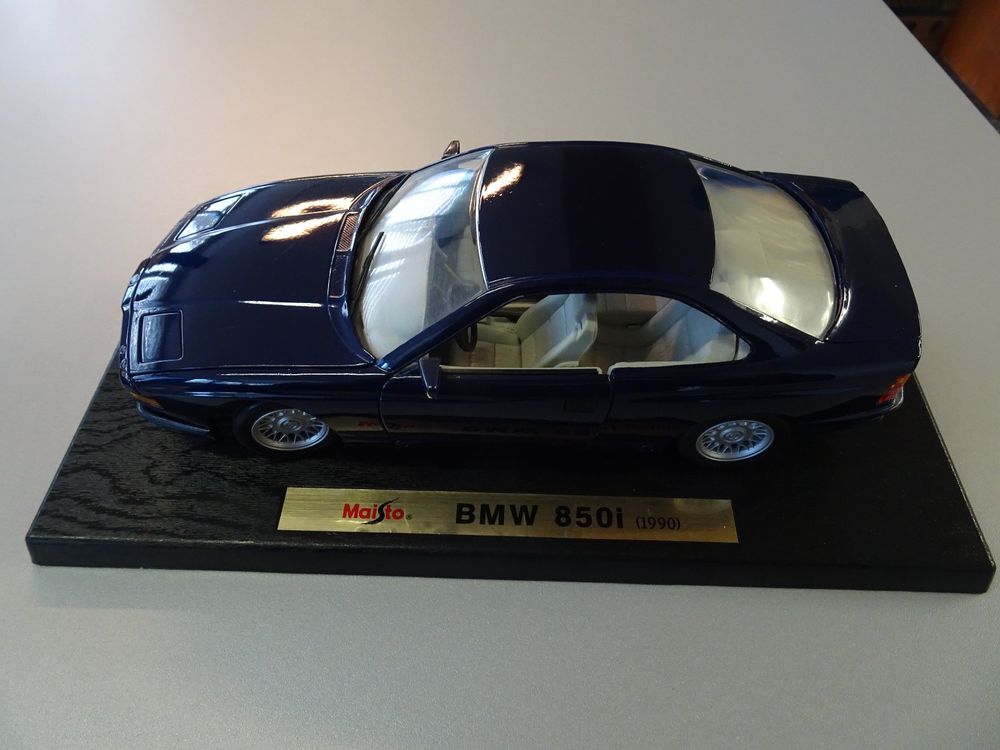 Modellauto 1:18 BMW 850i (1990), blau Marke Maisto | Kaufen auf