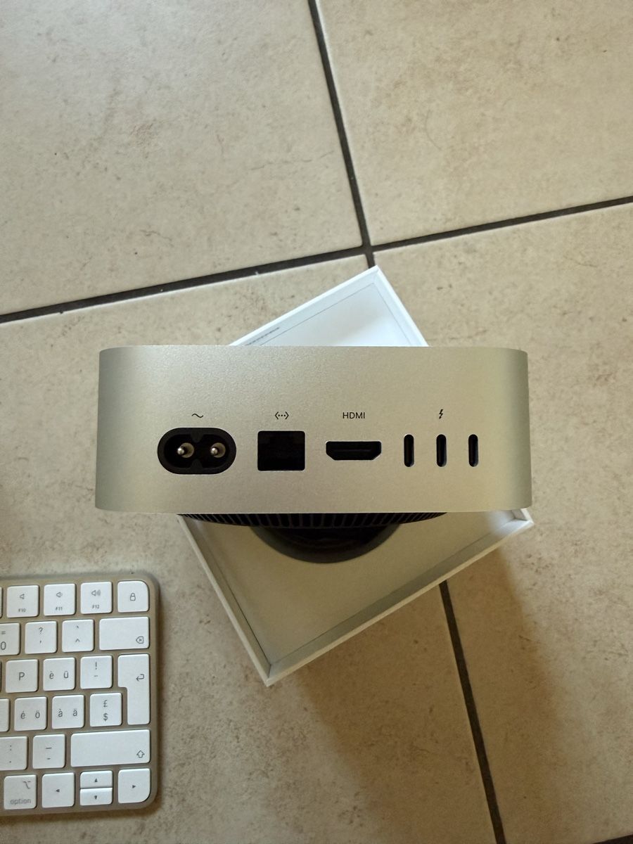 Apple PC: Mac Mini M4 - Stand - Mouse - Tastatur Apple – Usato da Lausanne venduto da LePetitBrocanteur 1