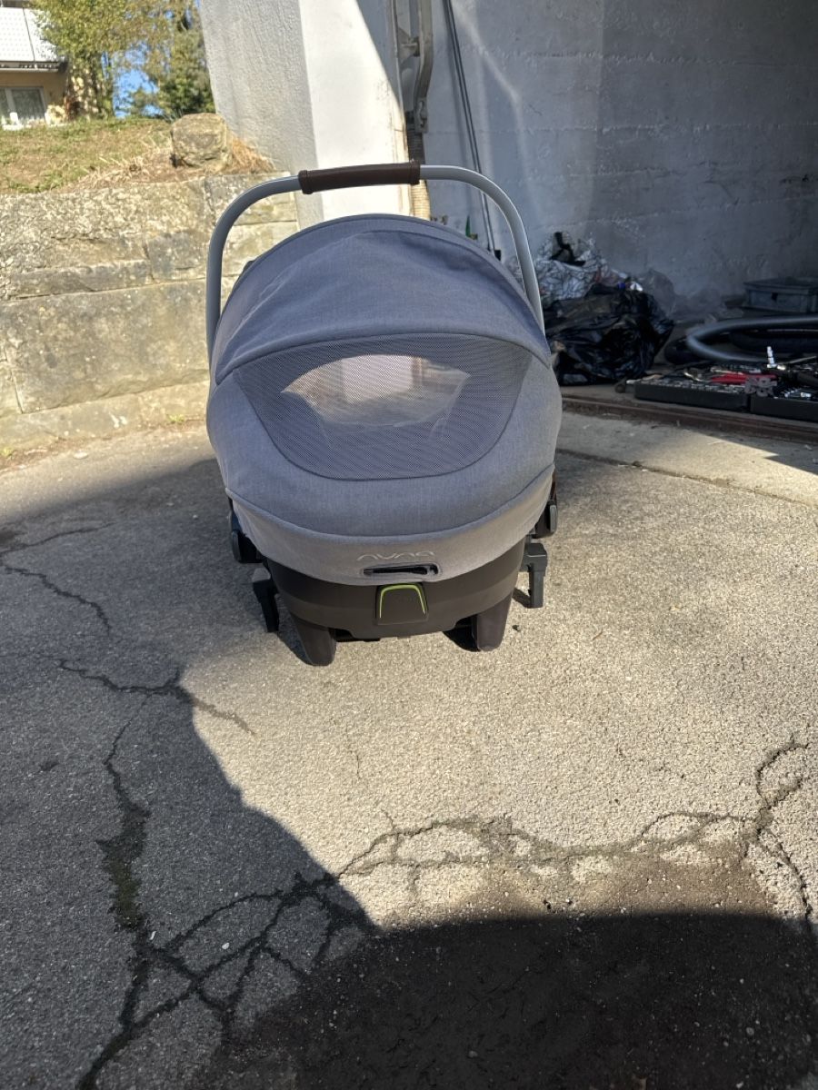 Nuna Seggiolini per auto: Maxi così Nuna mit isofix base grau – Usato da Stein am Rhein venduto da har_vj79 2