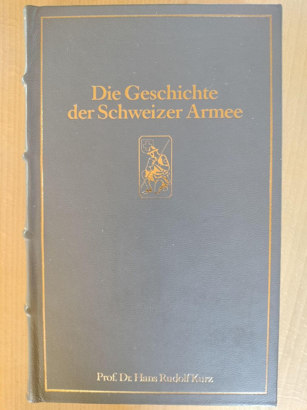 Libri: Schweizer Armee Militär Buch von 1985 – Usato da Schwanden Sigrisw venduto da pho_2mc9