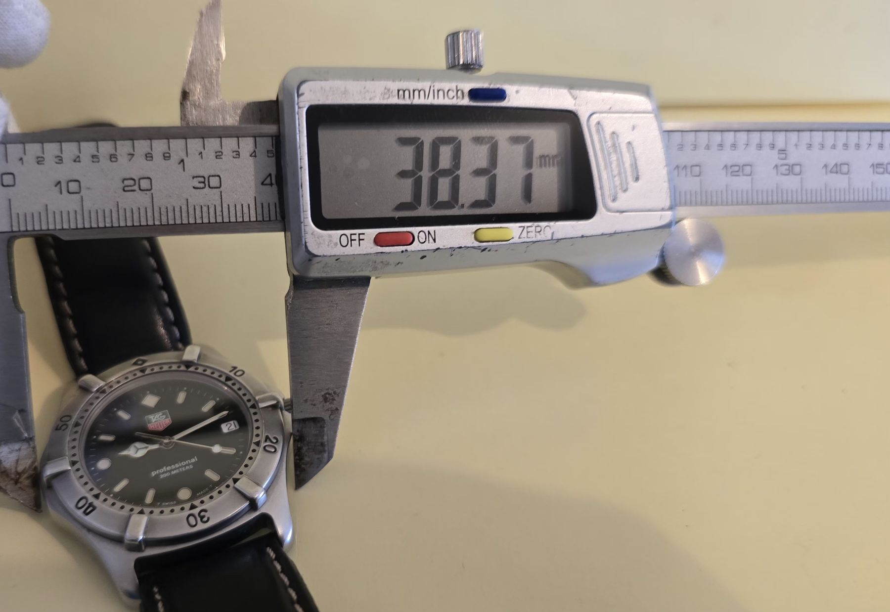 Tag Heuer Orologi: Tag Heuer professional 200metres  – Usato da Grand-Lancy venduto da Montre-Swiss 7