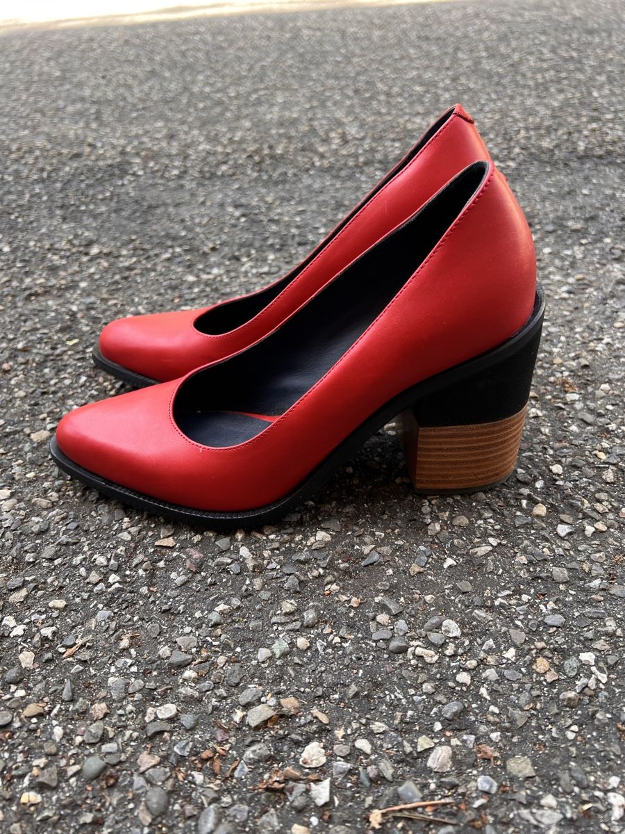 Jil Sander Scarpe da donna: Pumps Jil Sander, Gr. 37, rot schwarz  – Usato da Solothurn venduto da Brini06