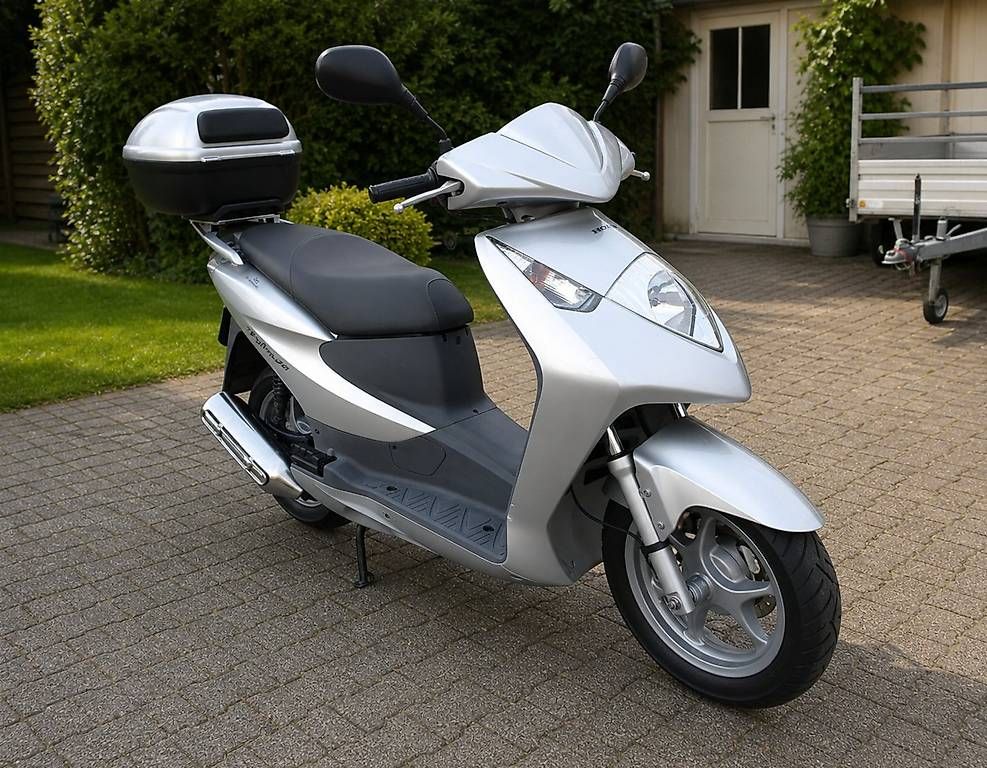 Scooters: Honda Dylan SES 125 – Gebraucht aus Jona von Pascal064 1