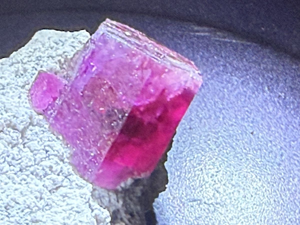Pietre preziose: Red beryl in Matrix  – Nuovo (secondo la descrizione) da Oberhof venduto da RealStone 2