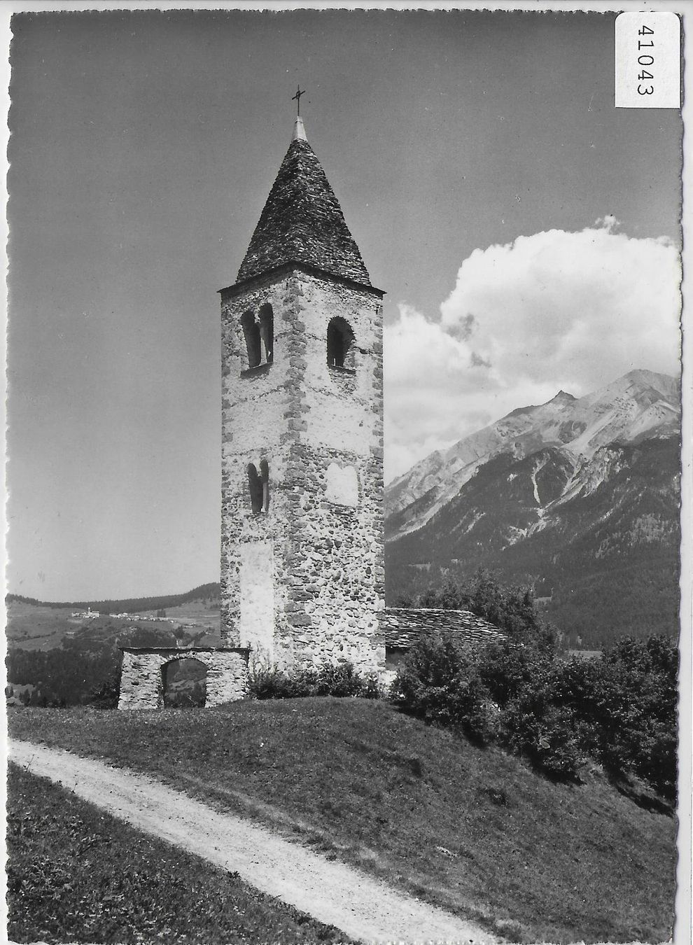 Cartoline postali: Pfarrkirche St. Cosmas u. Damian - Mon – Usato da Ettingen venduto da Kartenplanet