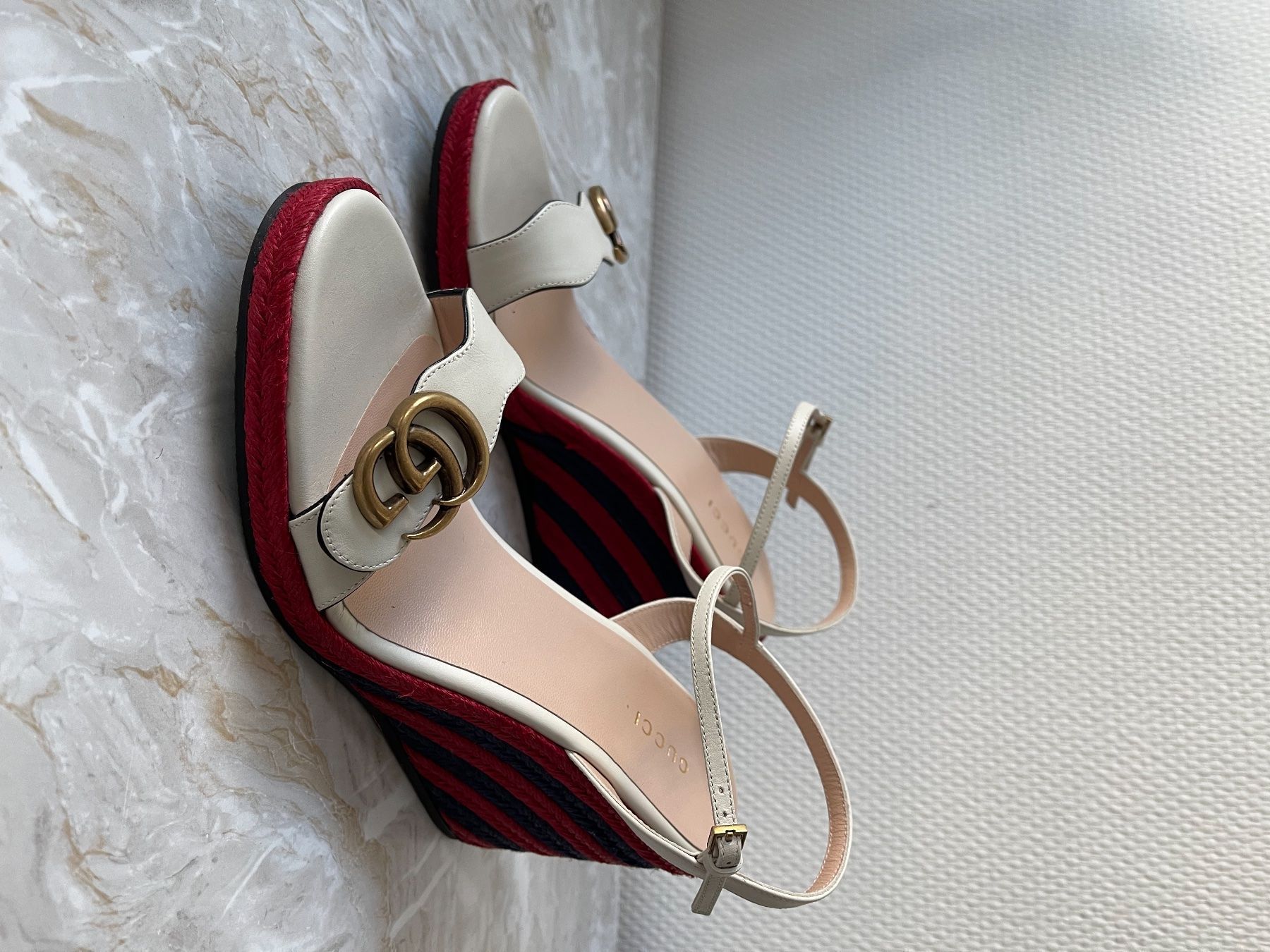 Gucci Damenschuhe: Gucci GG Sandals – Neu und originalverpackt aus Bassersdorf von Elena_87 1