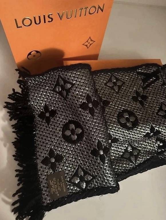 Foulard & Sciarpe: Wollschal Louis Vuitton – Nuovo e nell'imballaggio originale da Altendorf venduto da glo_2xn7 2