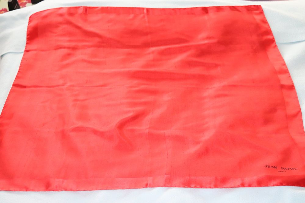 Foulard Carré En Soie Jean Patou Vintage Marron - Occasion, Style Bandana/roulotté