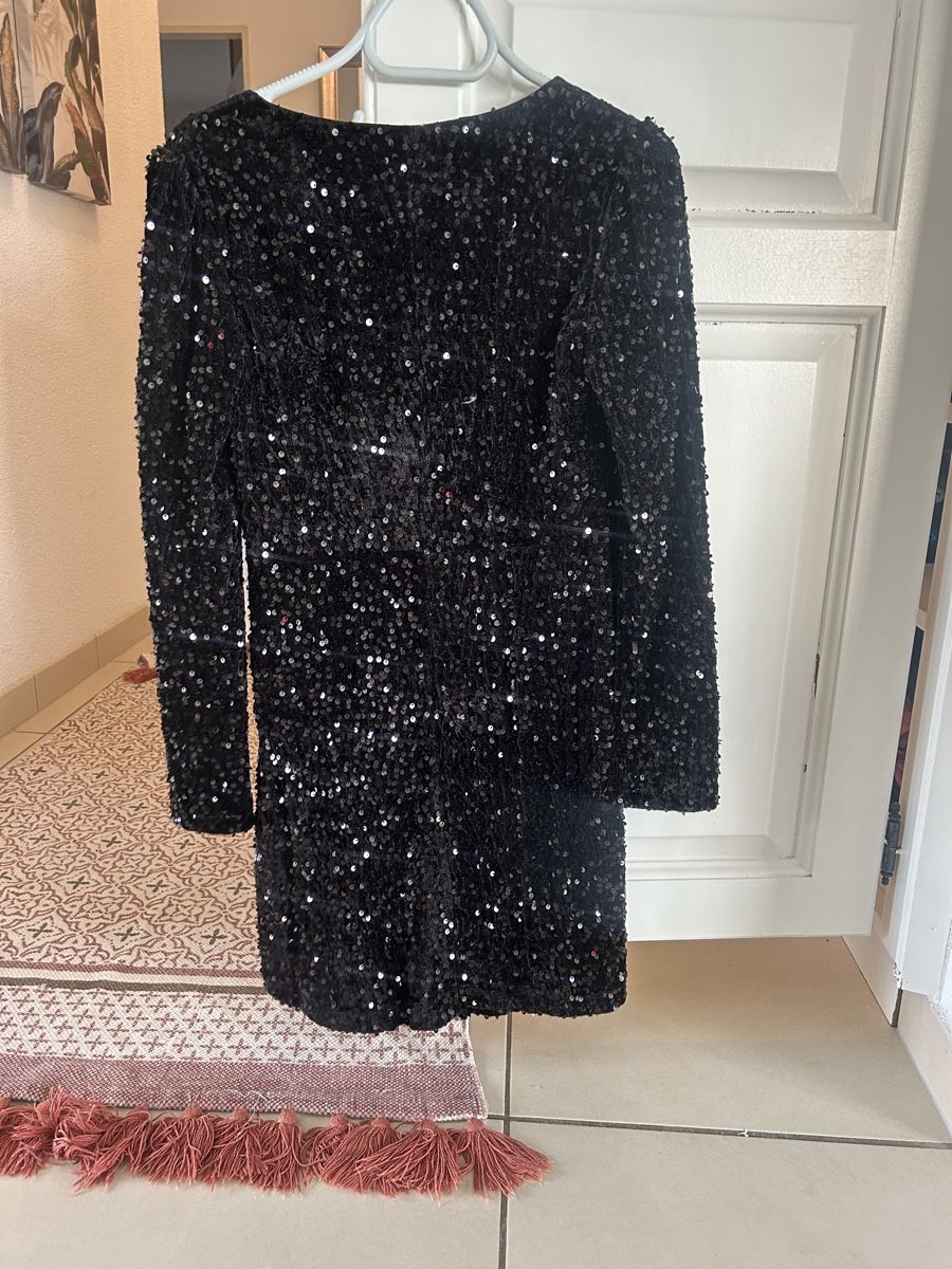 Only Vestiti: Only Sparkling Black Sequin Dress, Size S – Nuovo e nell'imballaggio originale da Marin-Epagnier venduto da Kty_1907 7