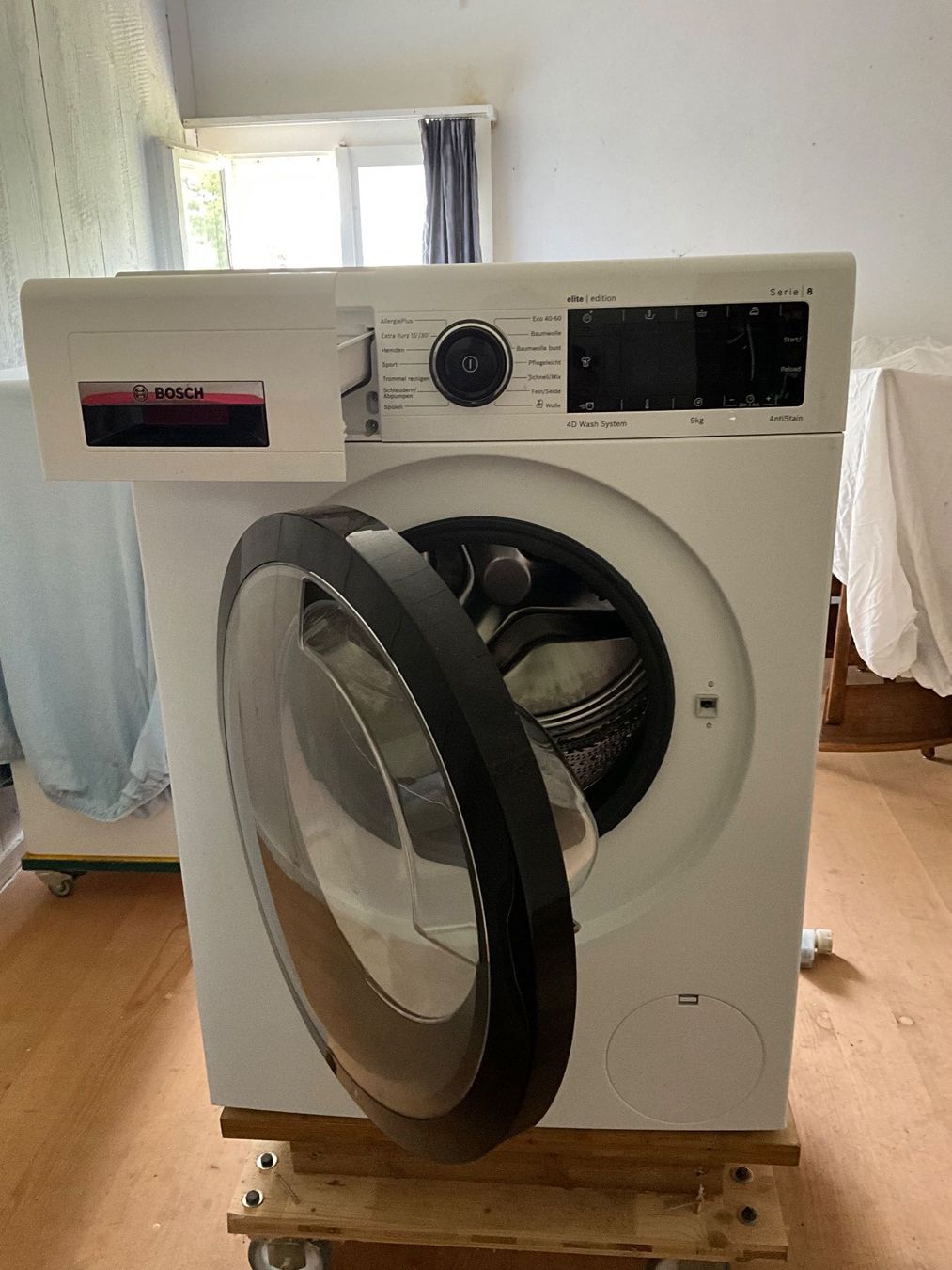 Bosch Lavatrici: Bosch Waschmaschine Frontlader 9kg – Usato da Biel/Bienne venduto da Projektorium 1