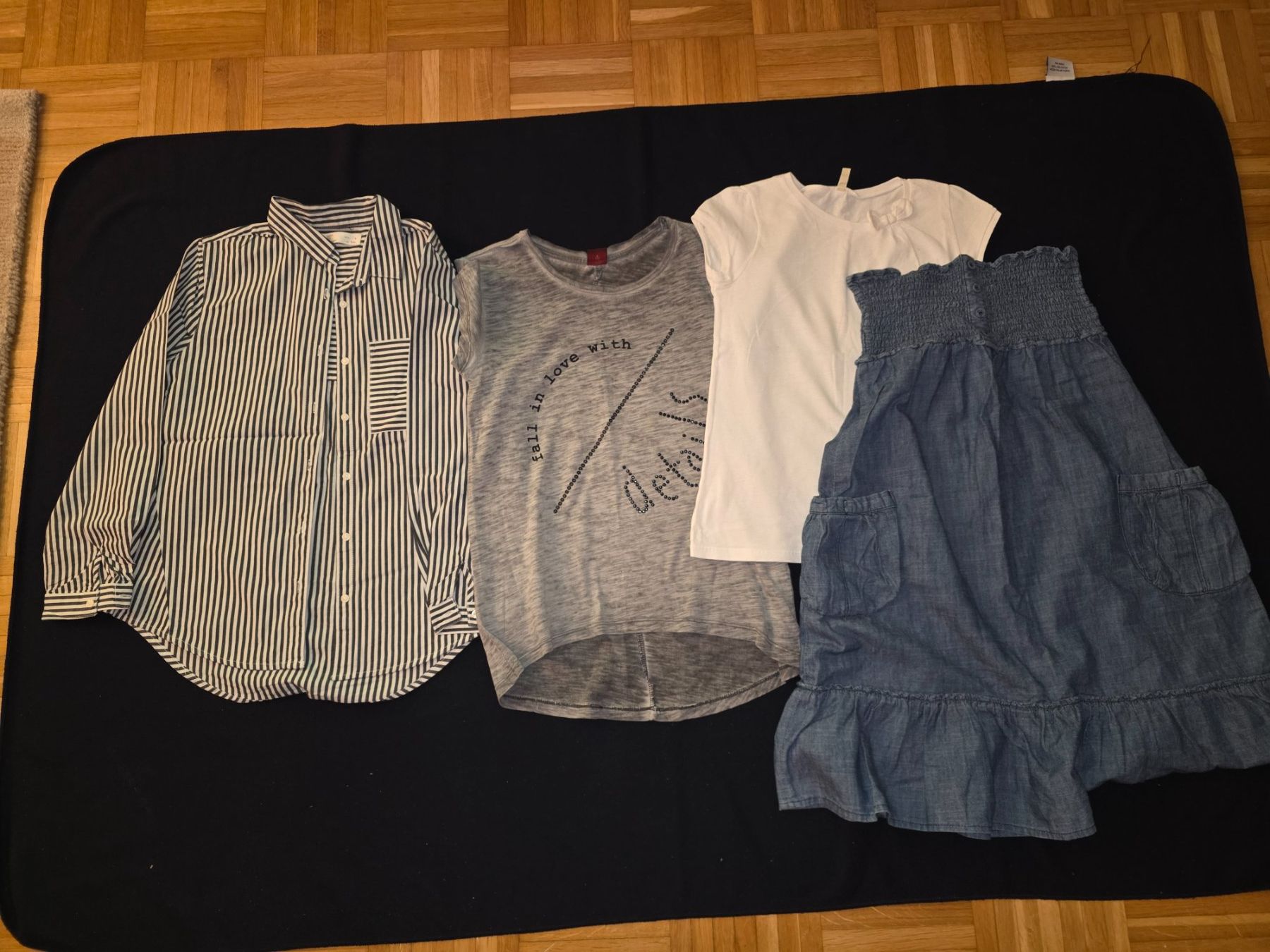Lotti & Set di vestiti: Kleiderset 130-140 – Usato da Effretikon venduto da gonzzi