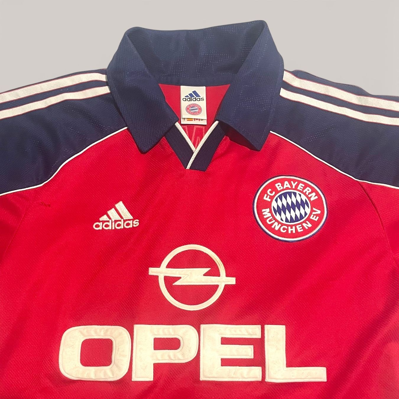 Bayern München Canottiere & Pantaloni: 1999-01 | Bayern Munich (S) – Usato da Savièse venduto da TempsAdditionel 2