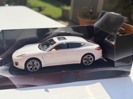 Porsche Panamera bianco - telecomandata - nuova
