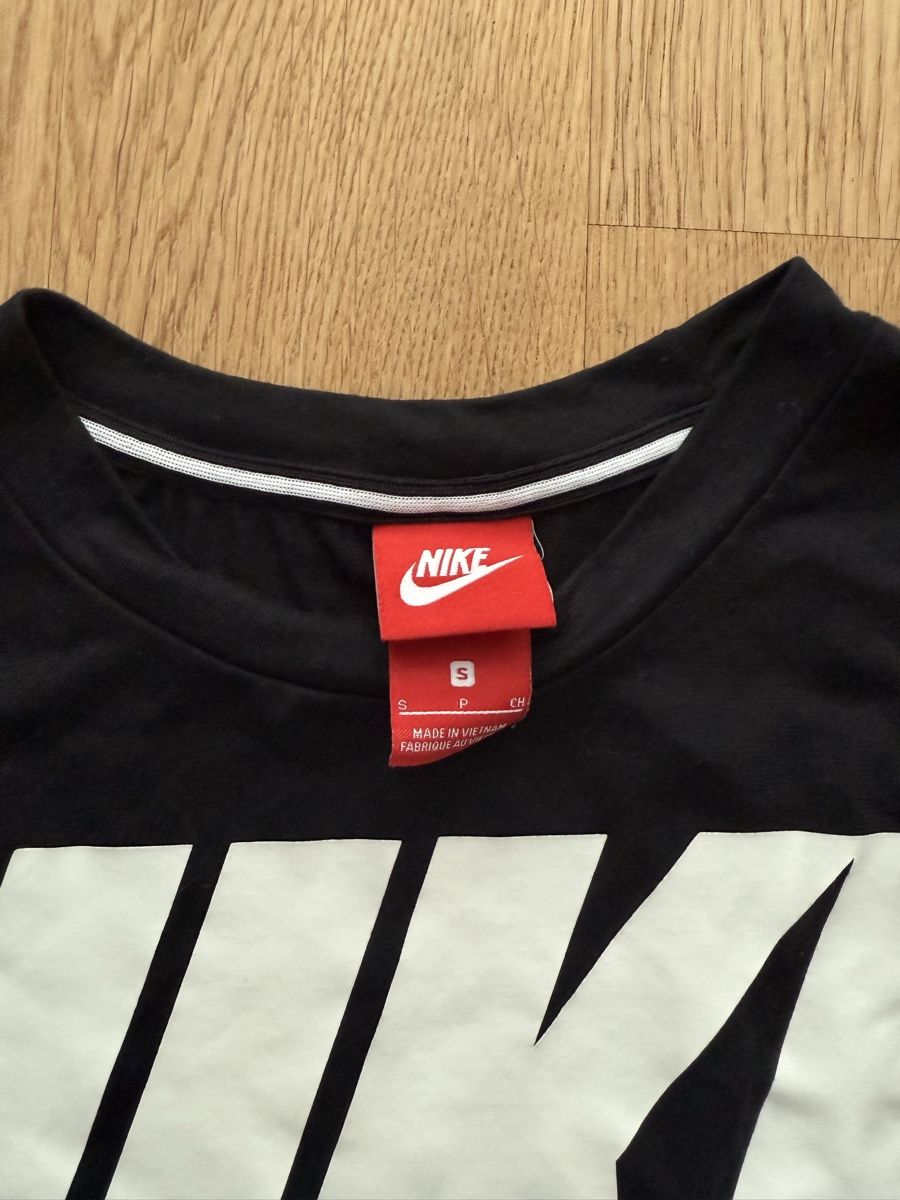 Nike Top: Sportoberteil Nike – Usato da Vaduz venduto da sbe_r8th 1
